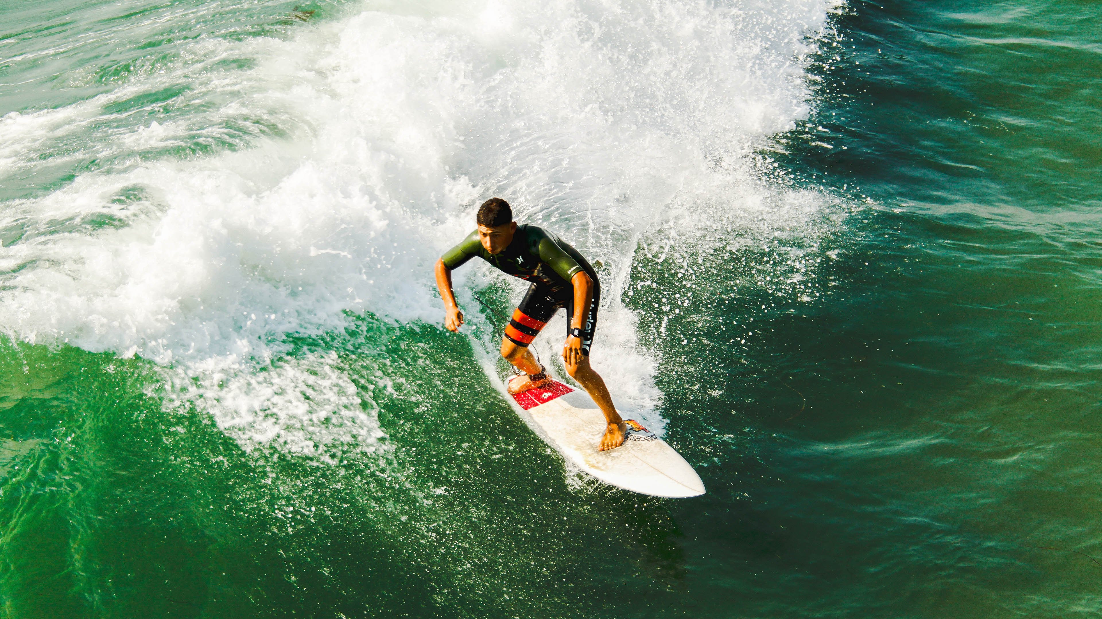 从隐形人到救世主，加克波如何在巴黎的冰原上点燃魔法