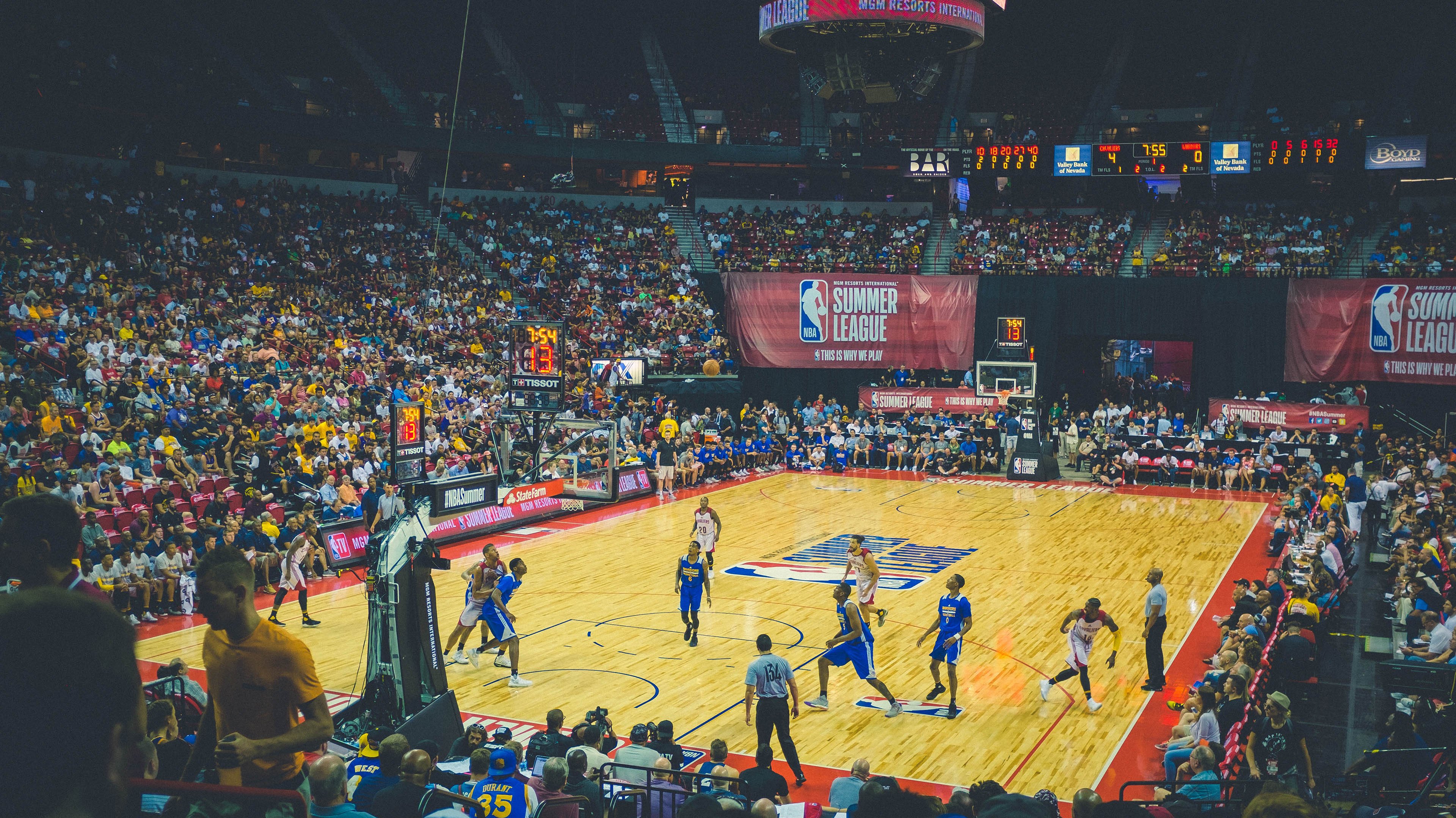 奥运周期关键战之夜，拉梅洛·鲍尔，撕裂防守的魔法师，当之无愧的焦点